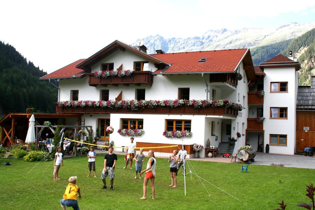 Aparthotel Haus Renate Kaunertal Exterior foto