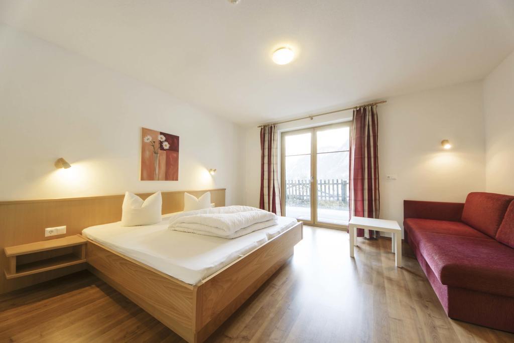 Aparthotel Haus Renate Kaunertal Zimmer foto