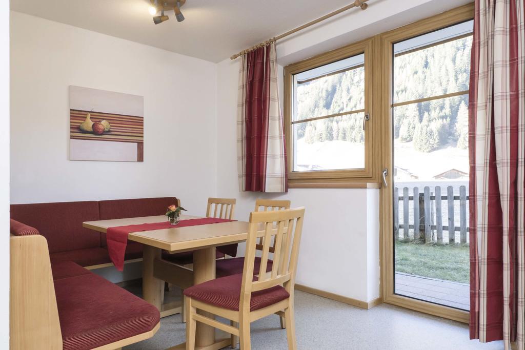 Aparthotel Haus Renate Kaunertal Zimmer foto